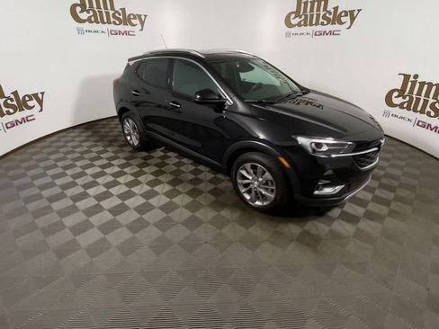 Used 2023 Buick Encore GX Essence w/ Experience Buick Package FWD image 2