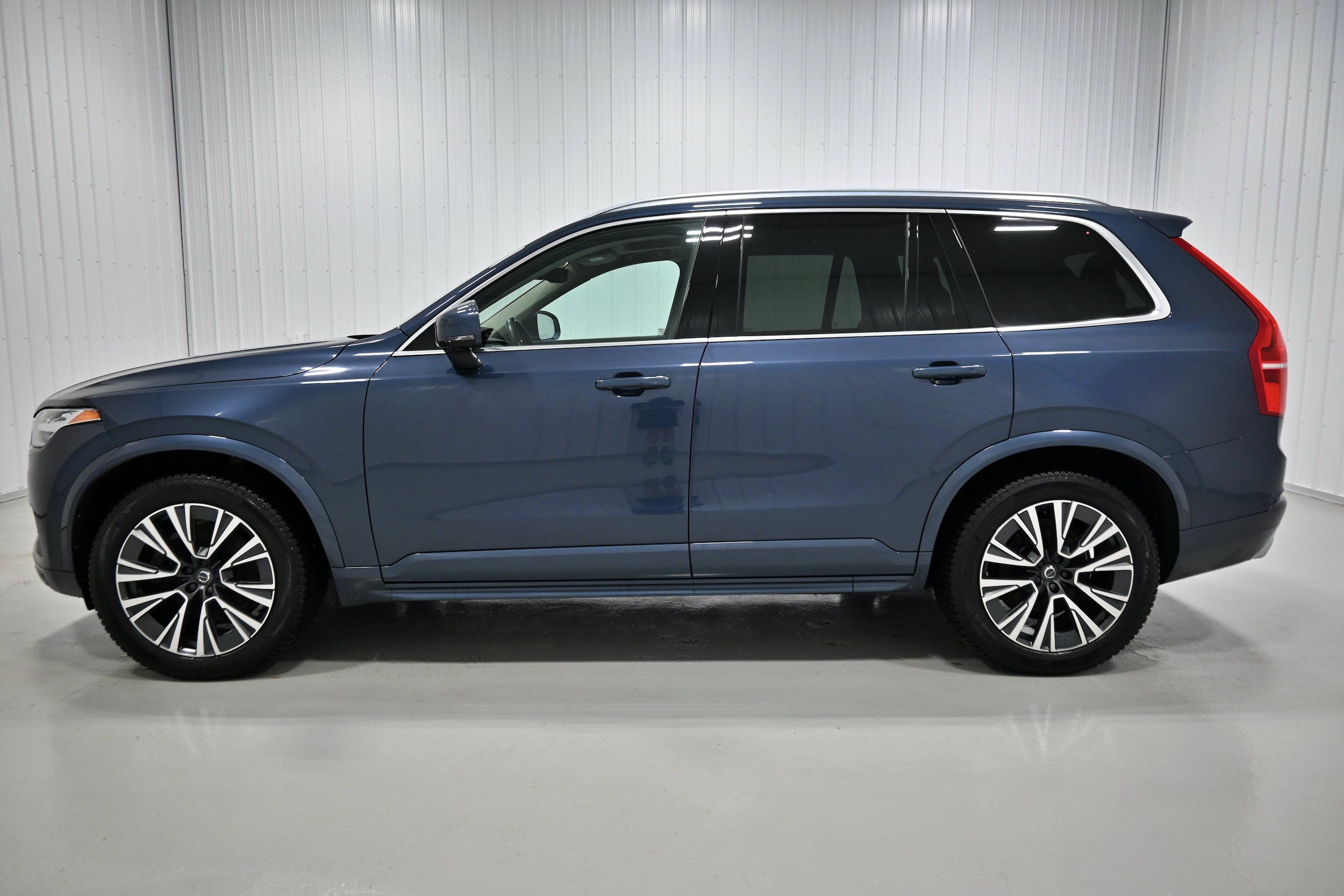 Used 2021 Volvo XC90 T6 Momentum w/ Protection Package Premier AWD/4WD image 26