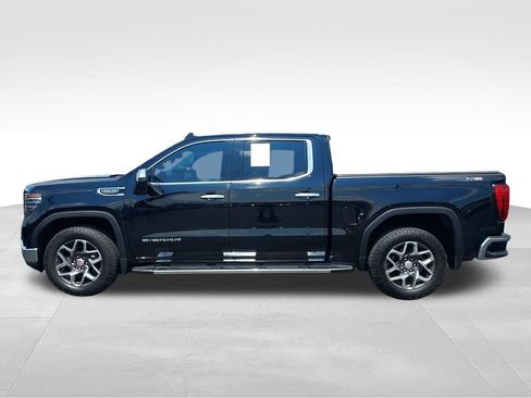 Used 2022 GMC Sierra 1500 SLT w/ SLT Premium Package AWD/4WD image 2