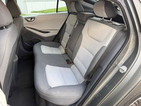 Used 2020 Hyundai Ioniq SE FWD image 22
