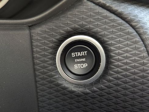 Used 2023 Land Rover Range Rover Velar S image 31