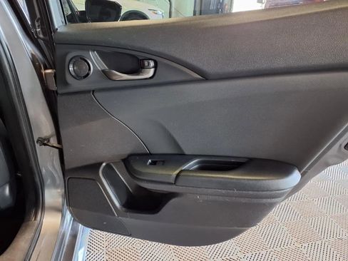 Used 2021 Honda Civic Sport image 9