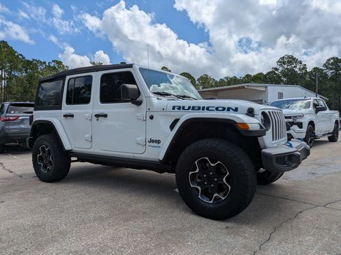 Used 2022 Jeep Wrangler Unlimited Rubicon 4xe AWD/4WD image 3