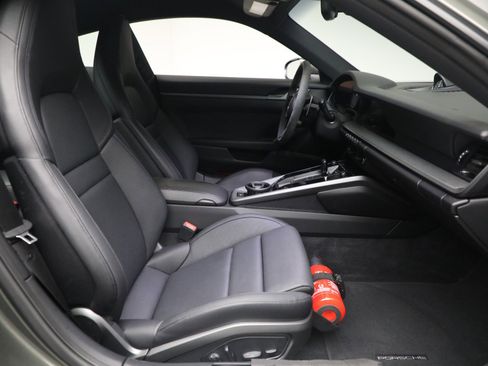 Used 2022 Porsche 911 Carrera image 17