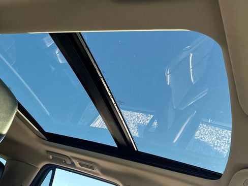 Certified 2024 Ford Expedition XLT image 18