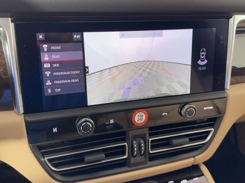Certified 2026 Porsche Macan AWD/4WD image 26