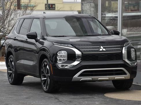 Used 2024 Mitsubishi Outlander SE image 6