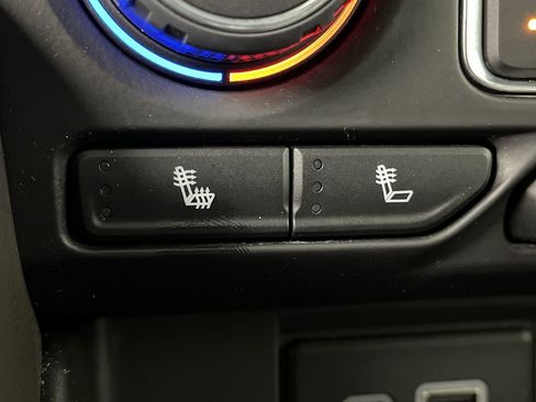 Used 2023 Chevrolet Suburban LT w/ Luxury Package image 24