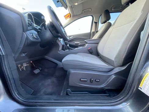 Used 2017 Ford Escape SE FWD image 15