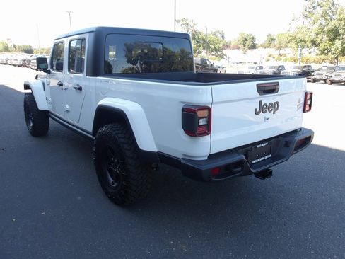 Used 2024 Jeep Gladiator Sport image 6