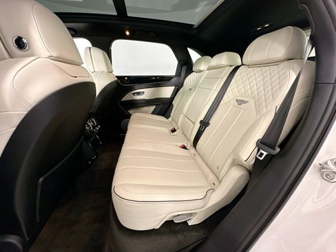 Certified 2021 Bentley Bentayga image 23