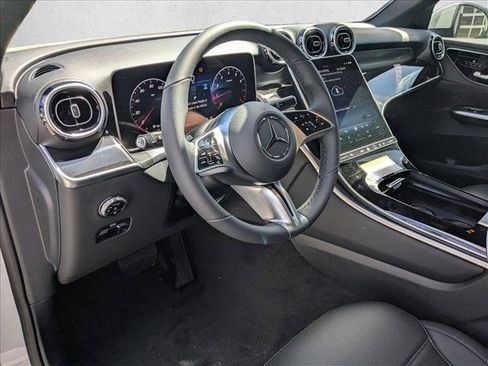 Used 2026 Mercedes-Benz GLC 300 4MATIC image 3
