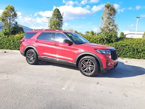 Certified 2025 Ford Explorer ST image 34