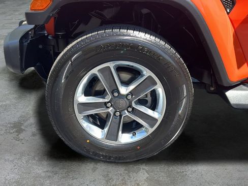 Used 2019 Jeep Wrangler Unlimited Sahara w/ LED Lighting Group AWD/4WD image 46