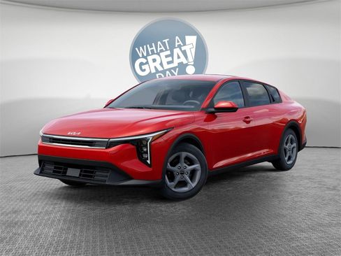 New 2025 Kia K4 LXS image 1