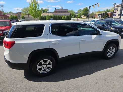 Used 2017 GMC Acadia SLE AWD/4WD image 7