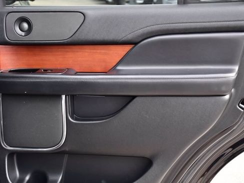 Used 2020 Lincoln Navigator Reserve RWD image 30