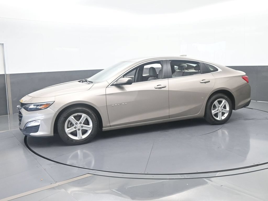 Used 2024 Chevrolet Malibu LT FWD image 2