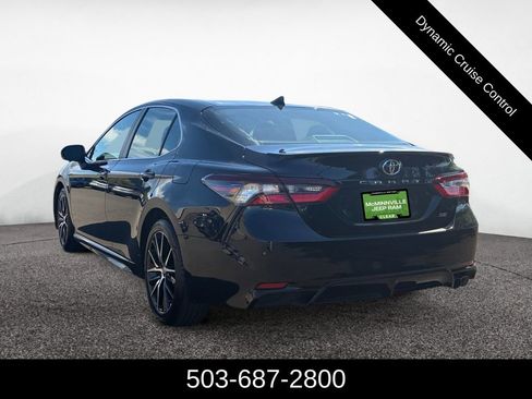Used 2023 Toyota Camry SE w/ Cold Weather Package FWD image 3