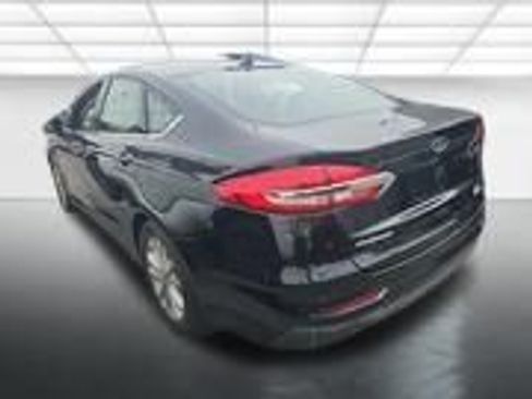 Used 2019 Ford Fusion SE FWD image 8