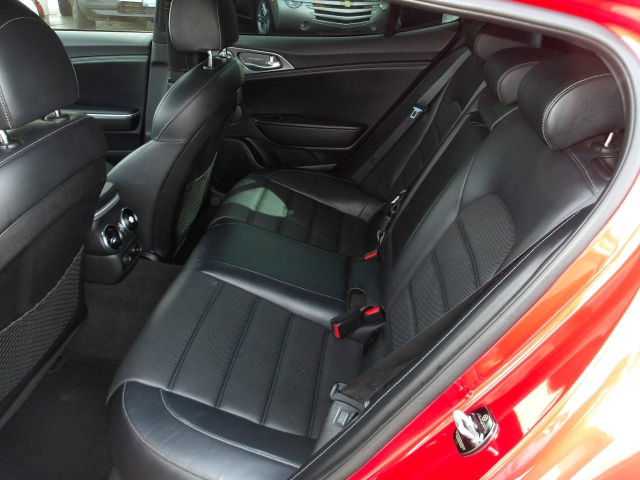 Used 2018 Kia Stinger GT2 RWD image 11