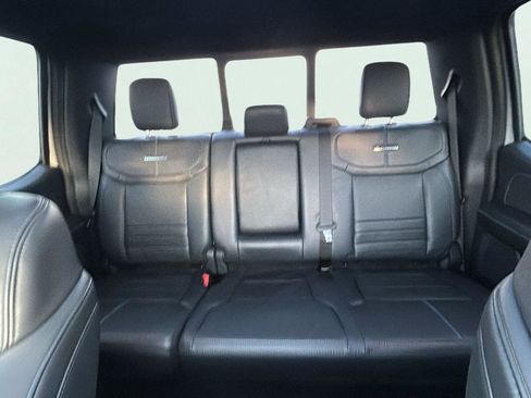 Used 2025 Ford F250 Platinum image 17