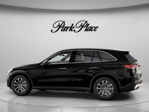 Used 2026 Mercedes-Benz GLC 300 4MATIC image 9