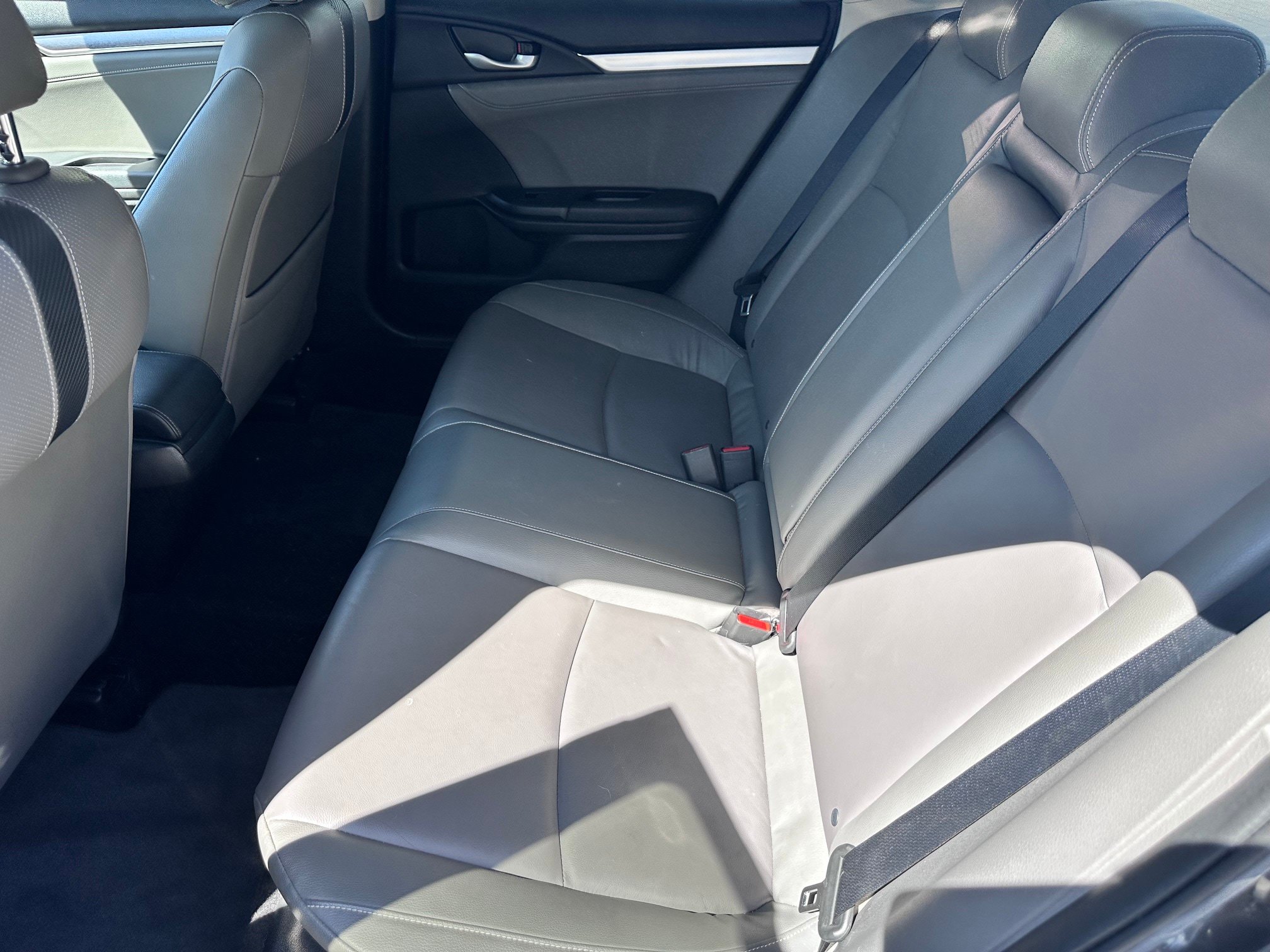 Used 2018 Honda Civic EX-L image 6
