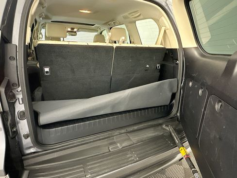 Used 2023 Lexus GX 460 Premium w/ Accessory Package image 32