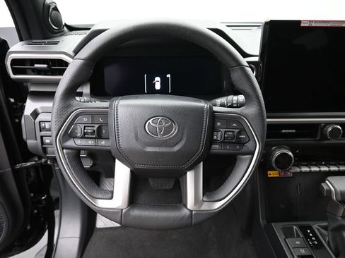 Certified 2025 Toyota 4Runner Limited AWD/4WD image 17