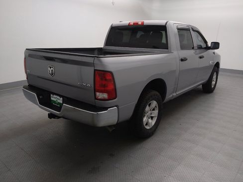 Used 2022 RAM 1500 Classic SLT AWD/4WD image 9