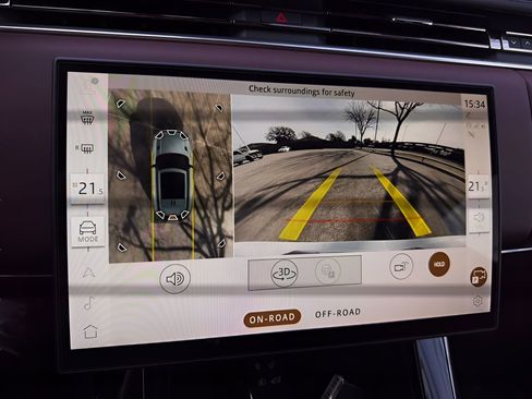 Used 2025 Land Rover Range Rover Sport Dynamic SE image 12