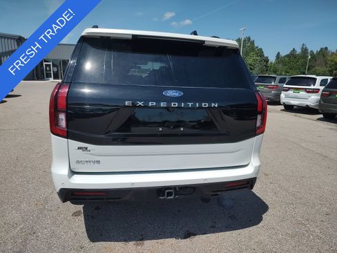 Used 2025 Ford Expedition Active AWD/4WD image 4