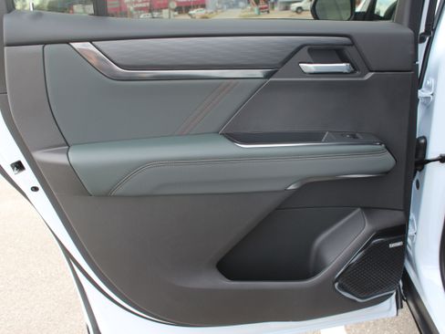 New 2026 GMC Acadia AT4 image 42