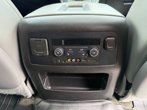 Used 2015 Chevrolet Suburban LT AWD/4WD image 19