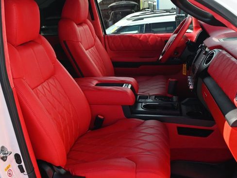 Used 2018 Toyota Tundra SR5 w/ SR5 Upgrade Package image 16