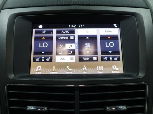Used 2019 Lincoln MKT AWD image 32