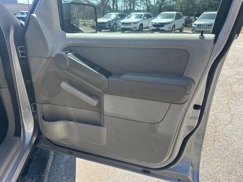 Used 2007 Ford Explorer Sport Trac XLT image 17