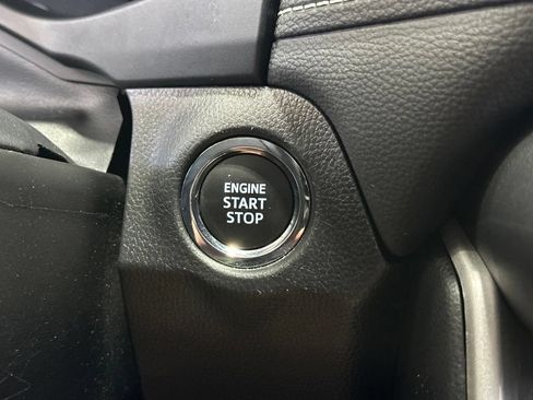 Used 2025 Toyota RAV4 XLE AWD/4WD image 43