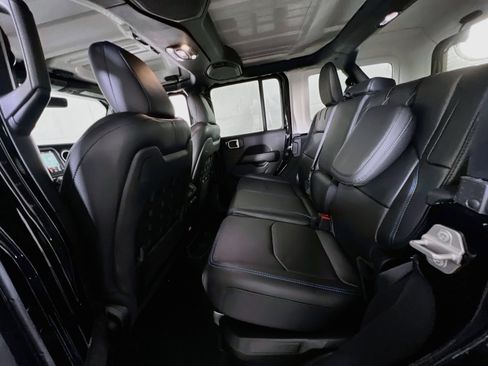 Used 2023 Jeep Wrangler Unlimited Rubicon 4xe image 23