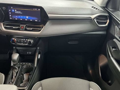 Used 2025 Chevrolet TrailBlazer LT FWD image 21