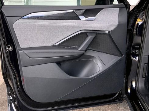New 2026 Volkswagen Tiguan S FWD image 10
