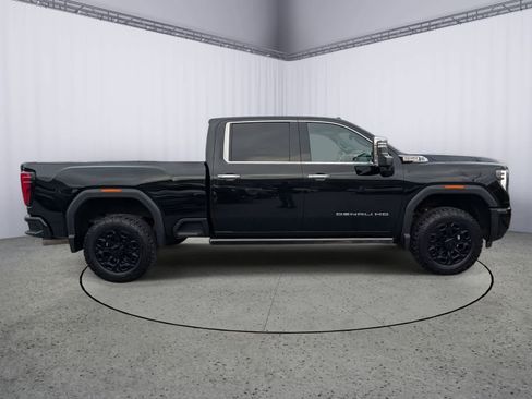 Used 2024 GMC Sierra 2500 Denali w/ Denali Reserve Package image 2