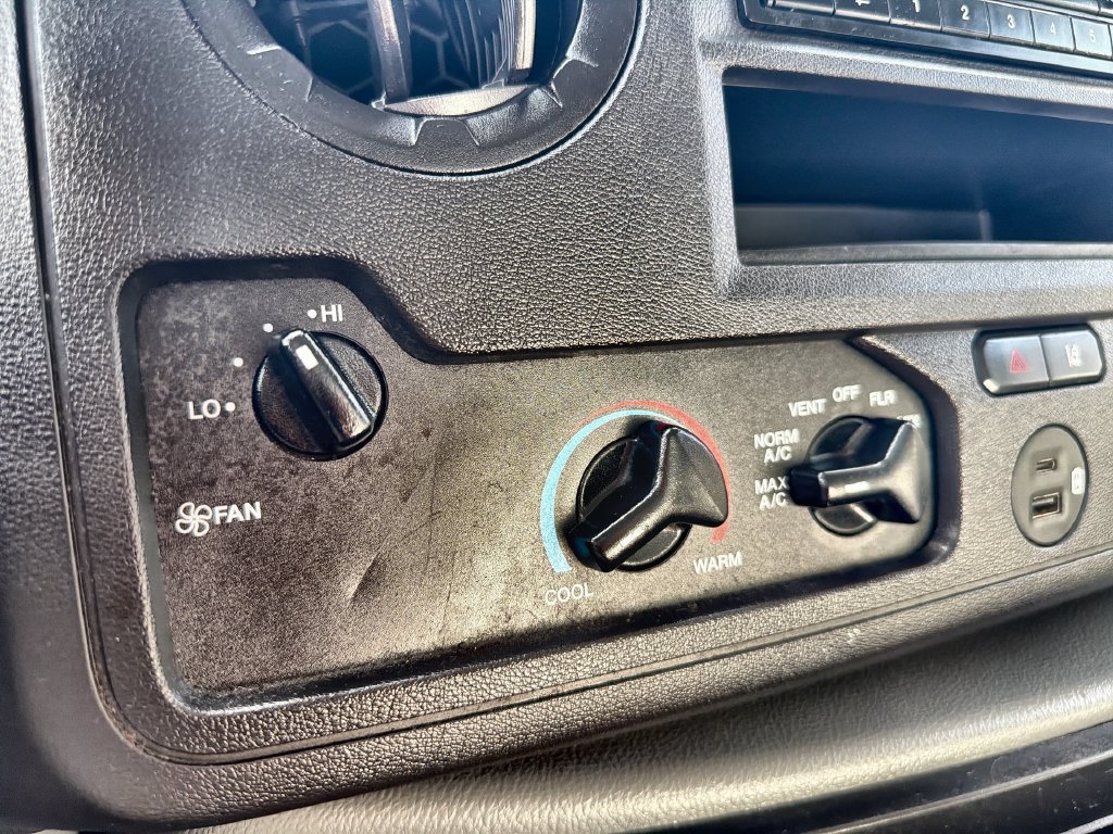 Used 2022 Ford E-350 and Econoline 350 Super Duty RWD image 16