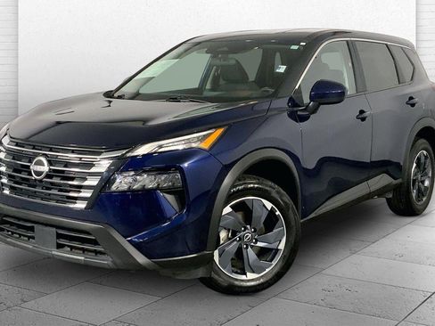 Used 2025 Nissan Rogue SV FWD image 12