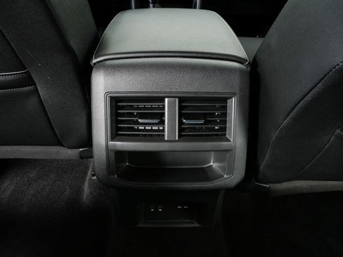 Used 2021 Volkswagen Atlas Cross Sport SE FWD image 19