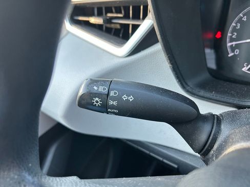 Used 2020 Toyota Corolla LE w/ LE Convenience Package image 20