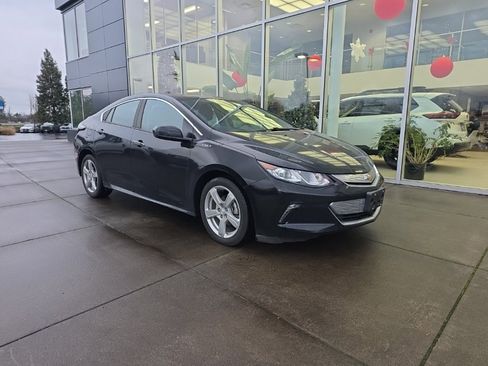 Used 2017 Chevrolet Volt LT image 3