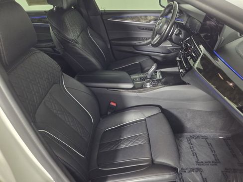 Used 2022 BMW M550i xDrive w/ Executive Package AWD/4WD image 32