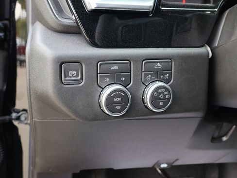 New 2026 GMC Sierra 1500 Elevation image 12